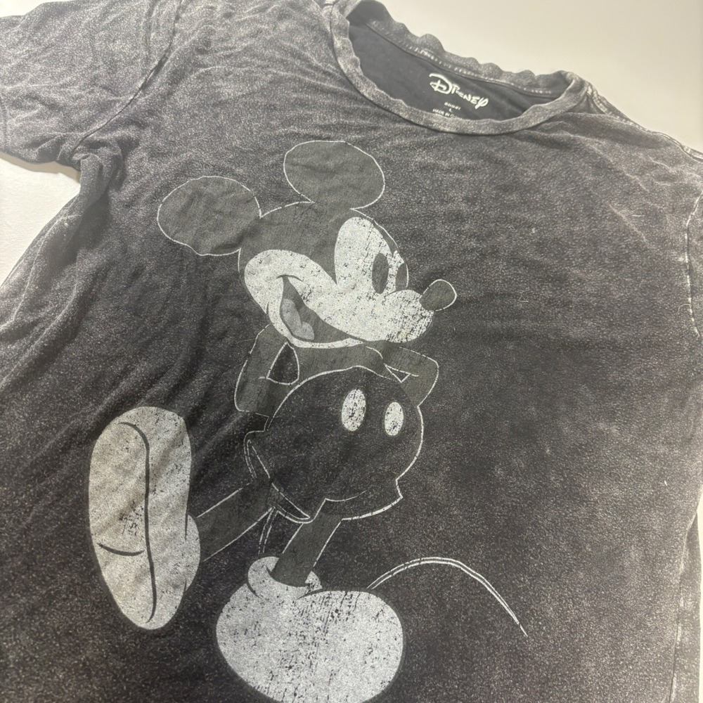 Disney‎ Mickey Mouse Graphic T Shirt Distressed Look Women Large Gray